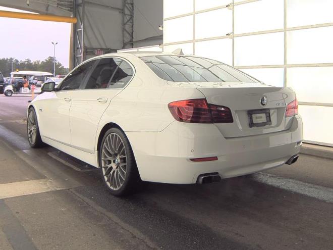 2014 BMW 5 Series 550i - Photo 6