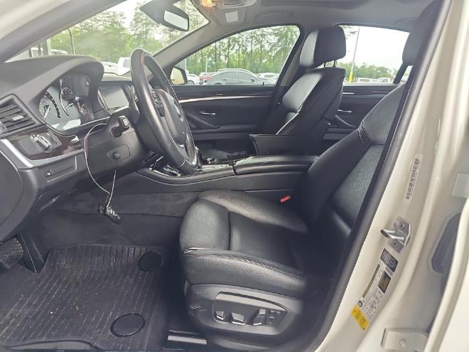 2014 BMW 5 Series 550i - Photo 7