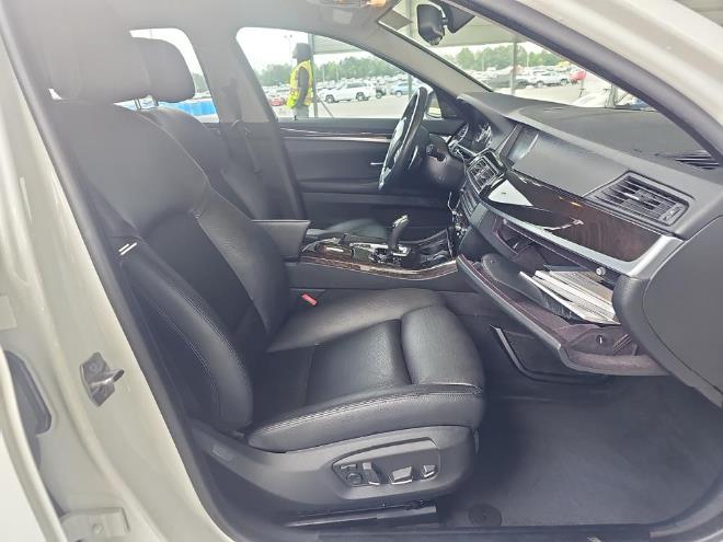 2014 BMW 5 Series 550i - Photo 8