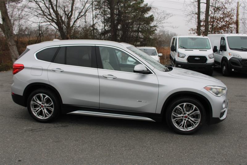 2016 BMW X1 28i - Photo 8