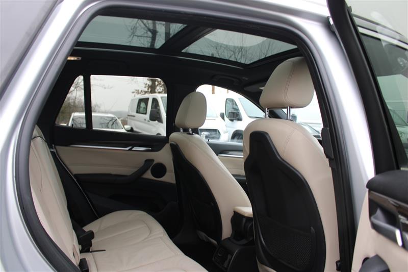 2016 BMW X1 28i - Photo 14