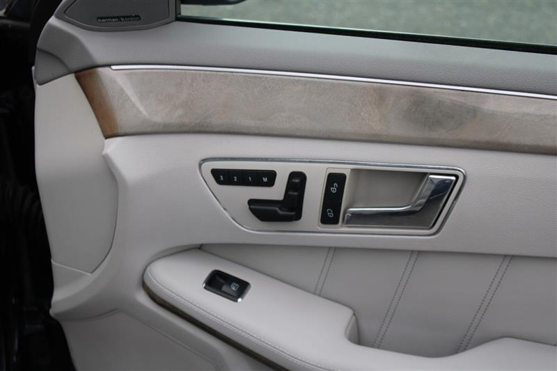 2010 Mercedes-Benz E-Class - Photo 16