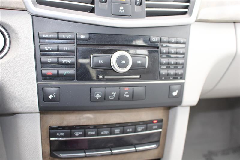 2010 Mercedes-Benz E-Class - Photo 21