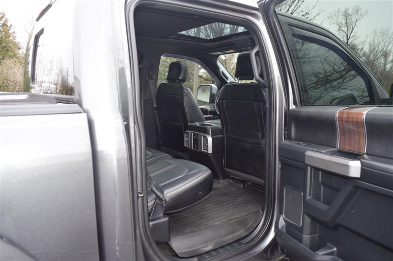 2015 Ford F-150 Platinum - Photo 15