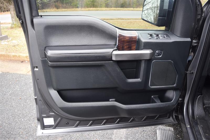 2015 Ford F-150 Platinum - Photo 25