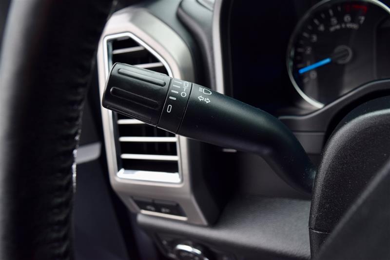 2015 Ford F-150 Platinum - Photo 27