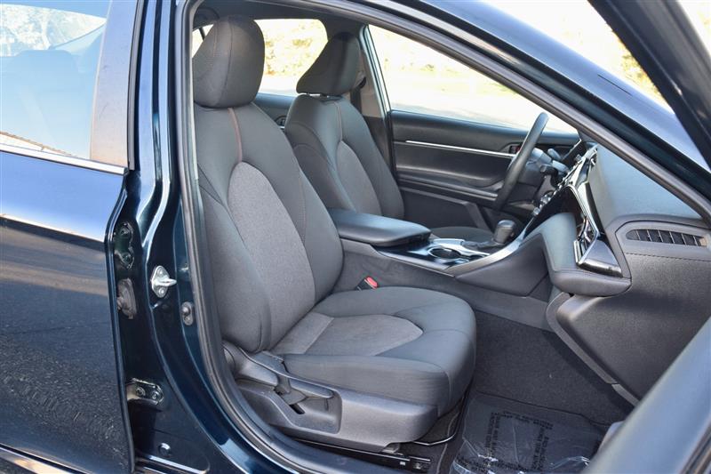 2020 Toyota Camry LE - Photo 14
