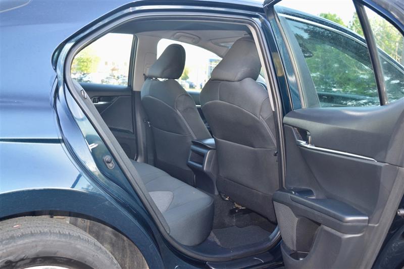 2020 Toyota Camry LE - Photo 15