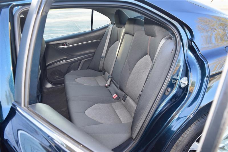 2020 Toyota Camry LE - Photo 17