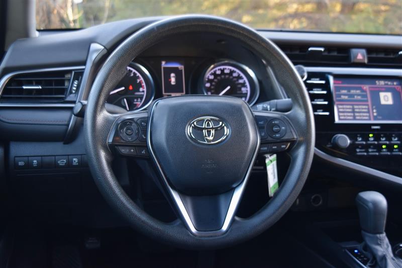 2020 Toyota Camry LE - Photo 20