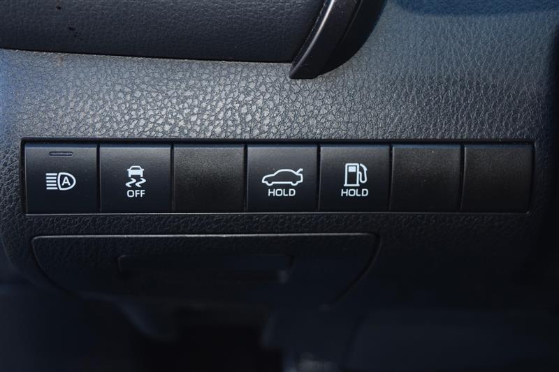 2020 Toyota Camry LE - Photo 27