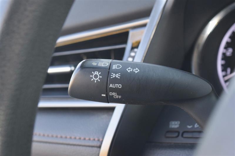 2020 Toyota Camry LE - Photo 28