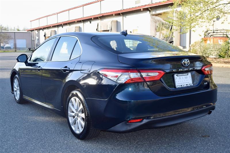 2020 Toyota Camry LE - Photo 5
