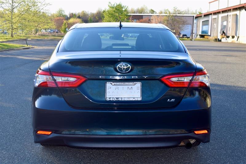 2020 Toyota Camry LE - Photo 6