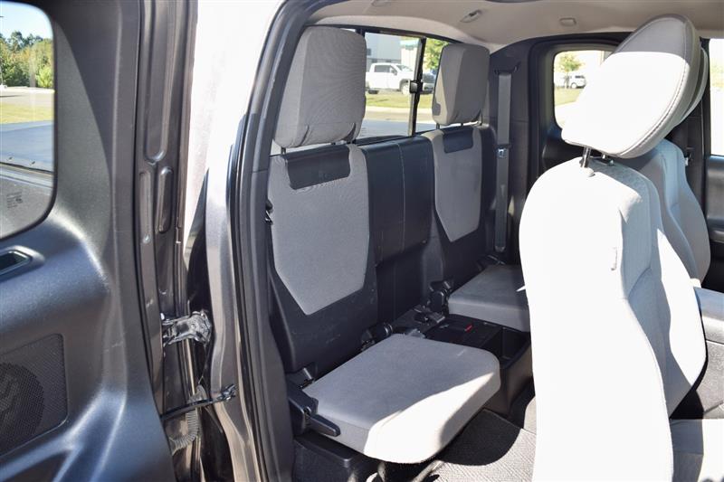 2016 Toyota Tacoma SR5 - Photo 13