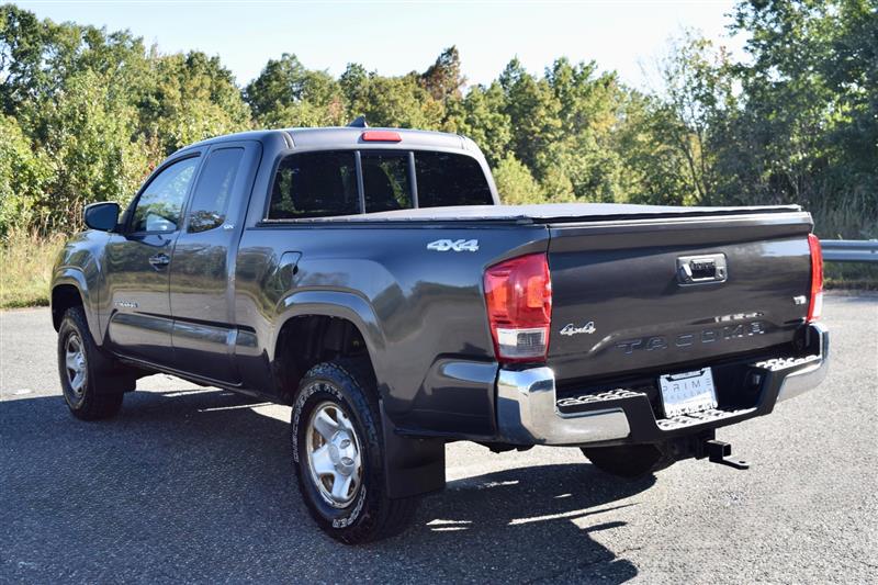 2016 Toyota Tacoma SR5 - Photo 4