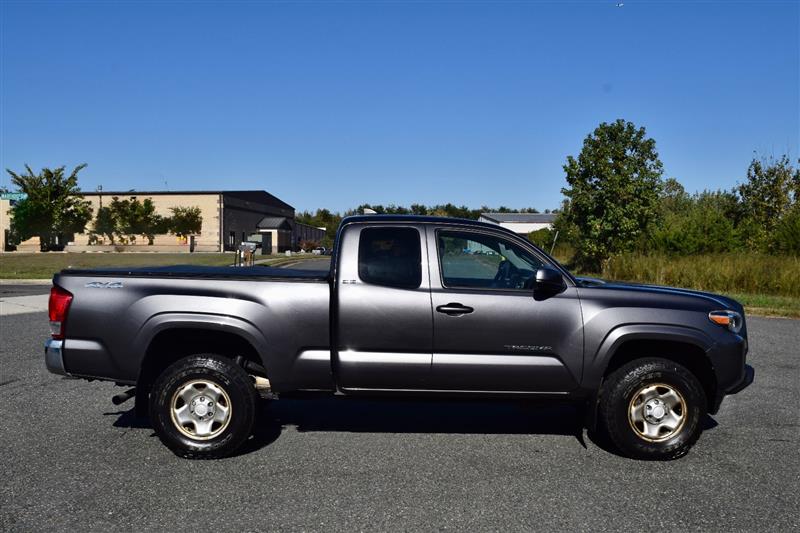 2016 Toyota Tacoma SR5 - Photo 7