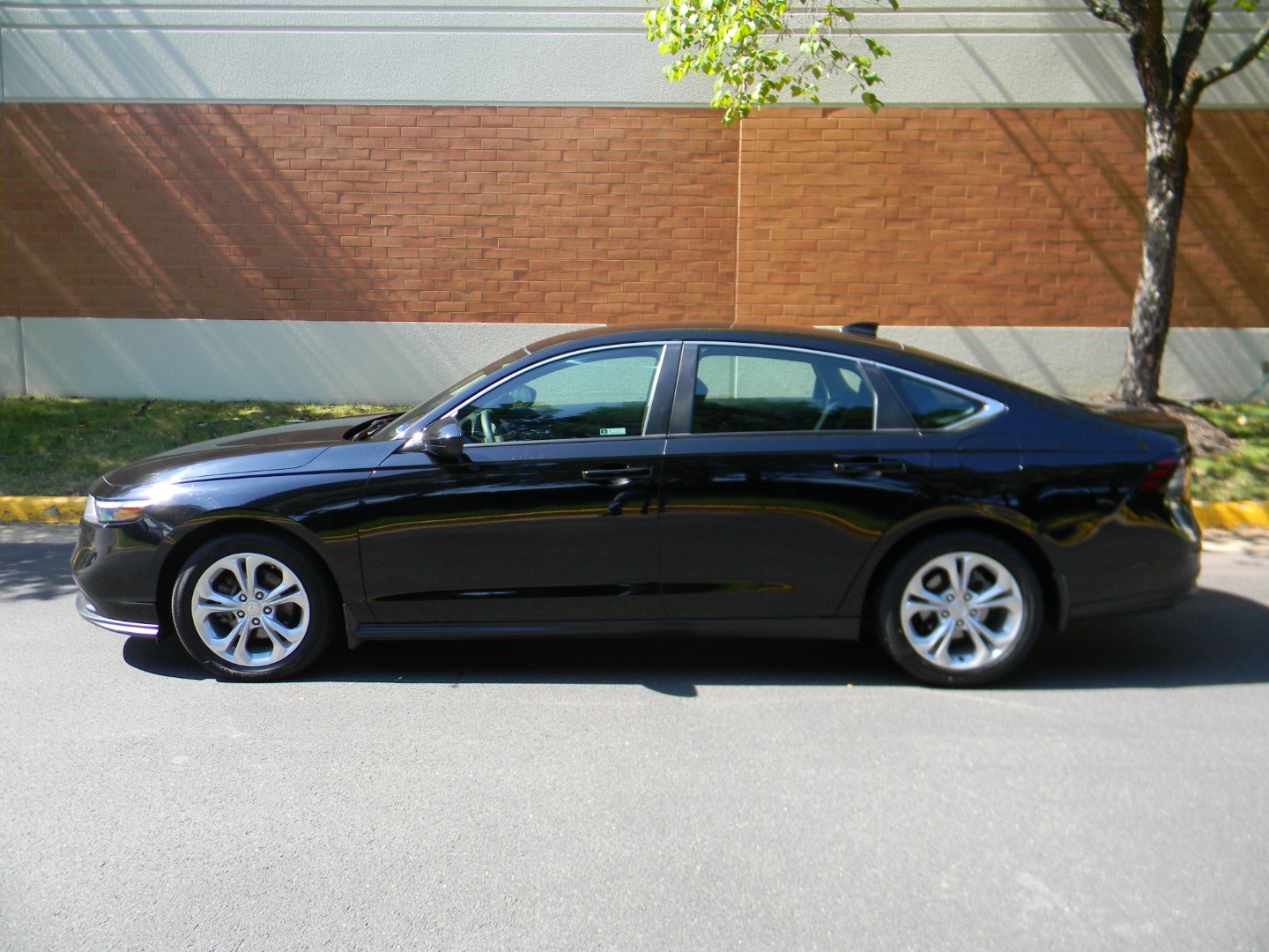 2024 Honda Accord LX - Photo 7