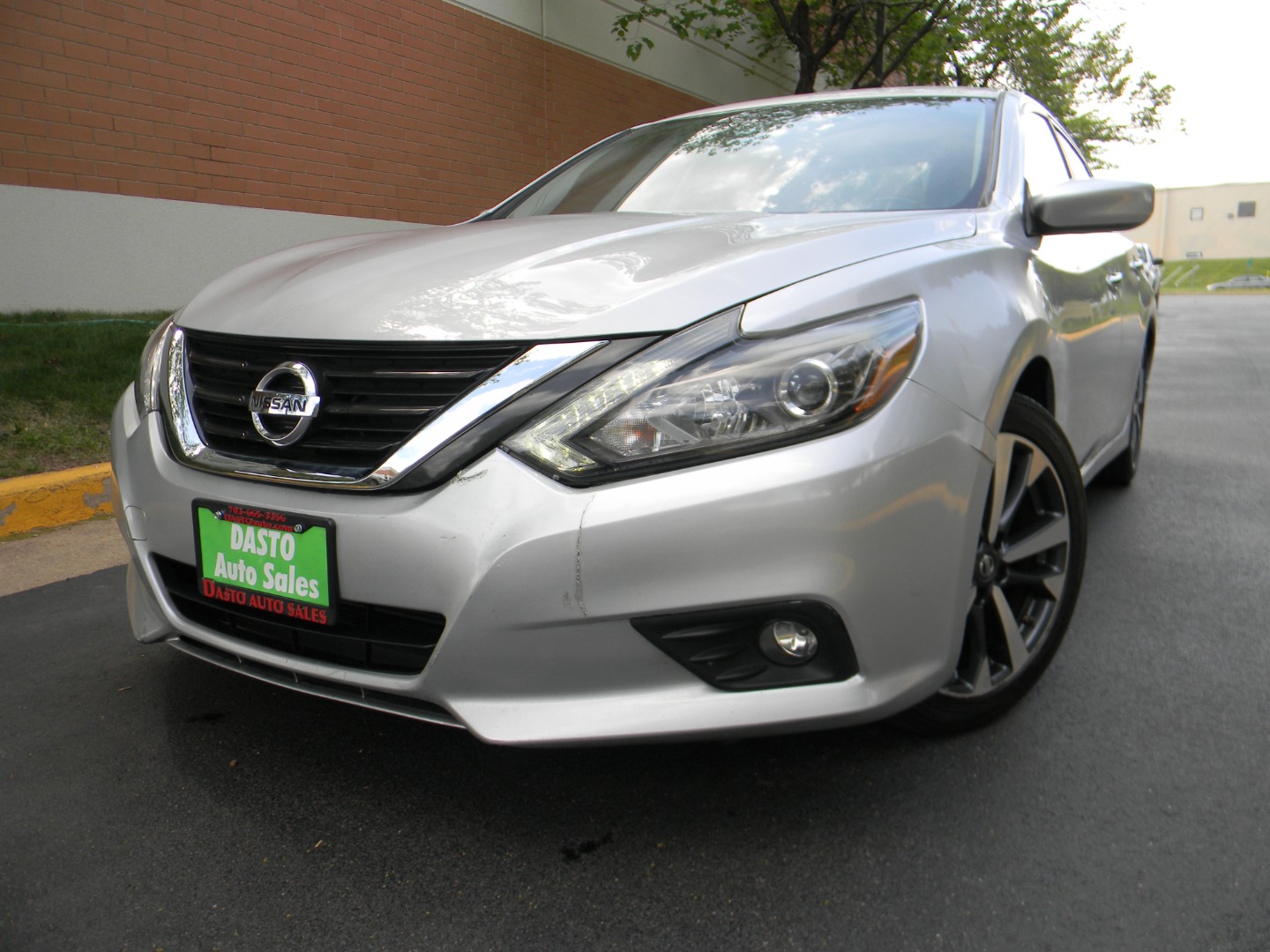 2017 Nissan Altima SR - Photo 1