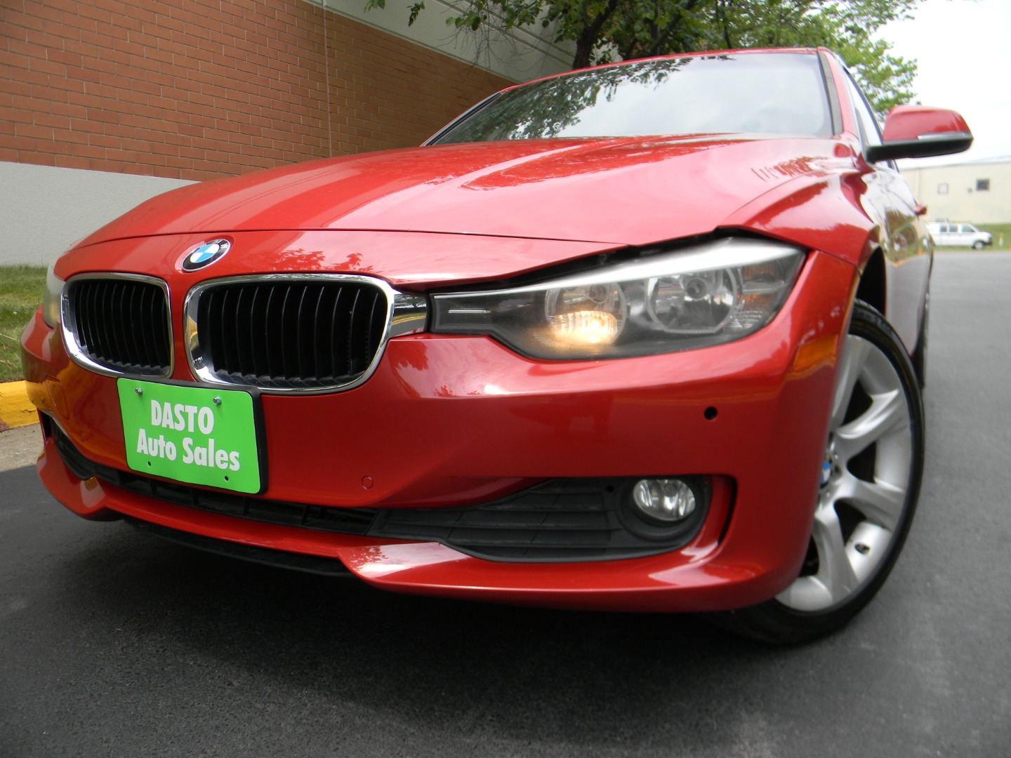 2015 BMW 3 Series 320i xDrive Sedan's photo