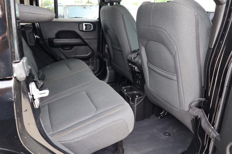 2025 Jeep Wrangler 4-Door Sahara - Photo 15