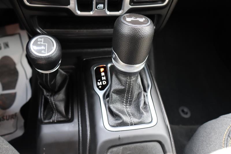 2025 Jeep Wrangler 4-Door Sahara - Photo 23