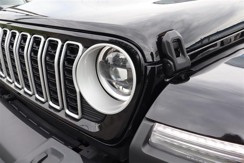 2025 Jeep Wrangler 4-Door Sahara - Photo 25