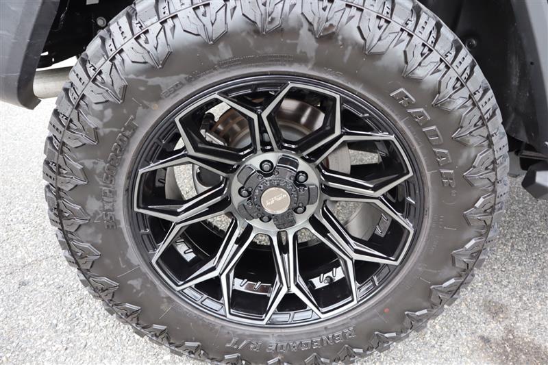 2025 Jeep Wrangler 4-Door Sahara - Photo 30