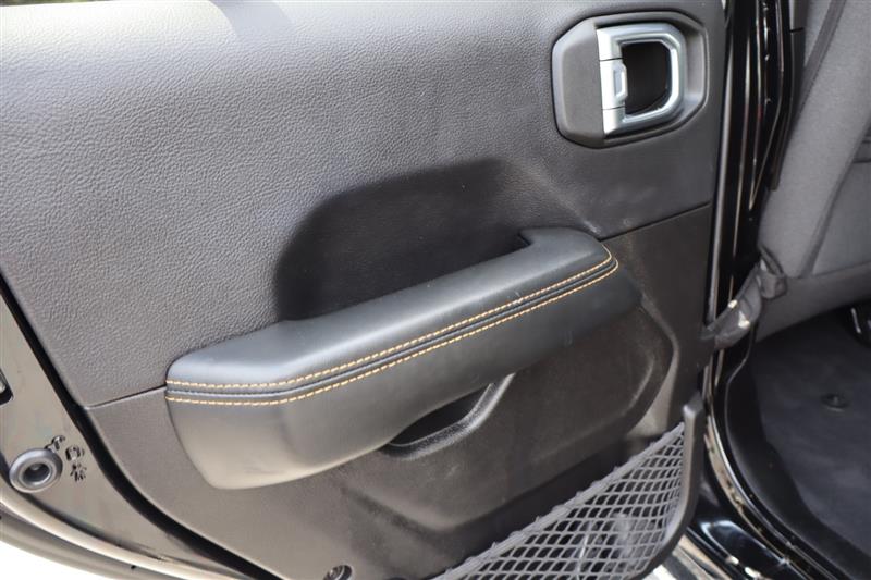 2025 Jeep Wrangler 4-Door Sahara - Photo 9