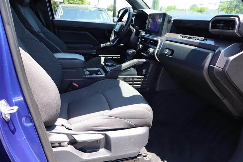 2025 Toyota Tacoma SR5 - Photo 14