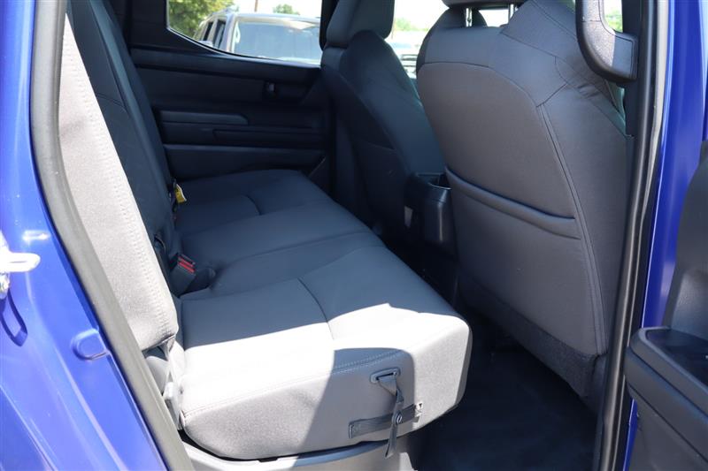 2025 Toyota Tacoma SR5 - Photo 15