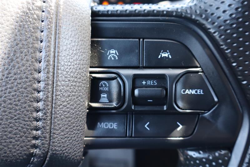 2025 Toyota Tacoma SR5 - Photo 18