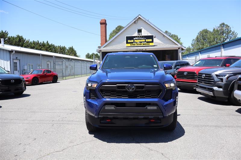 2025 Toyota Tacoma SR5 - Photo 2