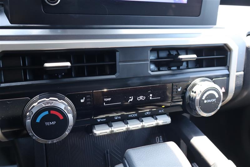 2025 Toyota Tacoma SR5 - Photo 20