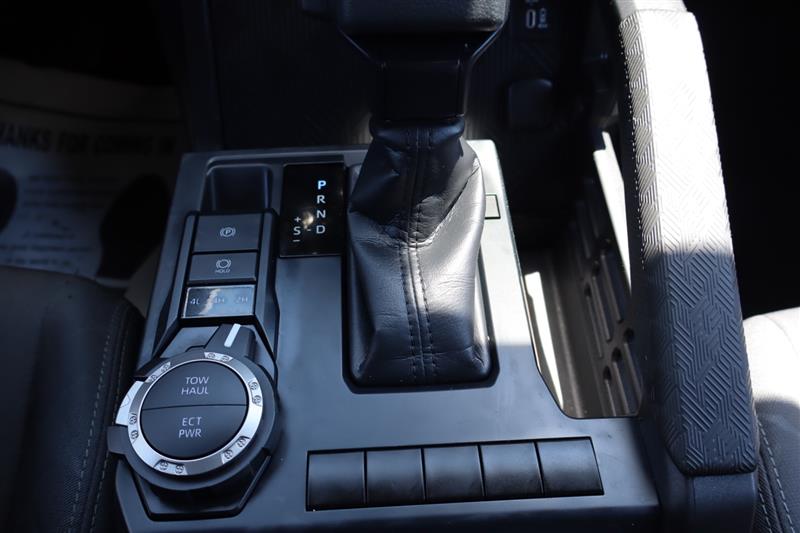 2025 Toyota Tacoma SR5 - Photo 21