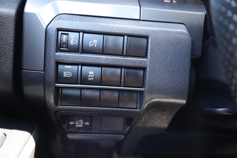 2025 Toyota Tacoma SR5 - Photo 22