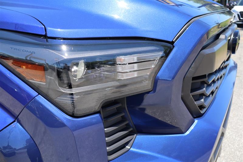 2025 Toyota Tacoma SR5 - Photo 24