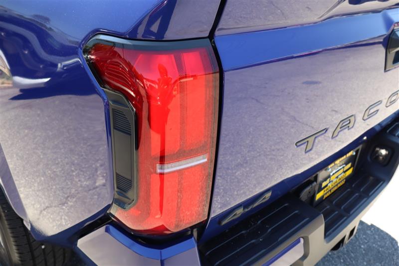 2025 Toyota Tacoma SR5 - Photo 26