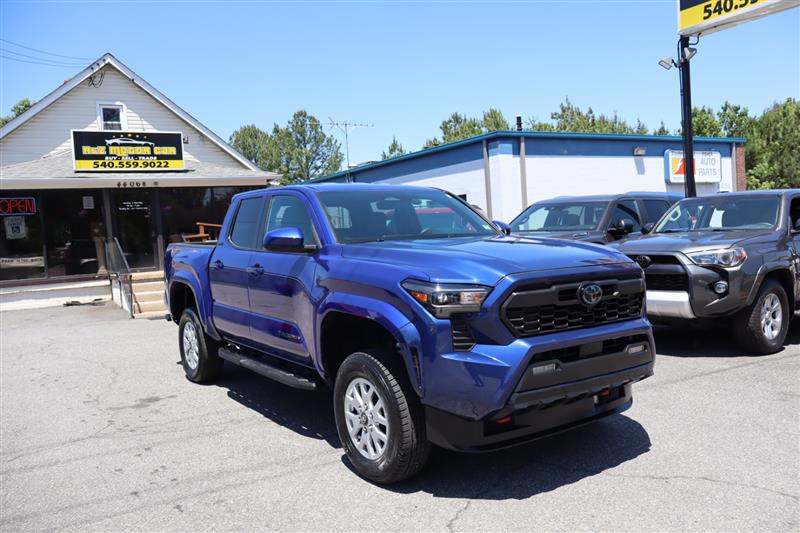 2025 Toyota Tacoma SR5 - Photo 3