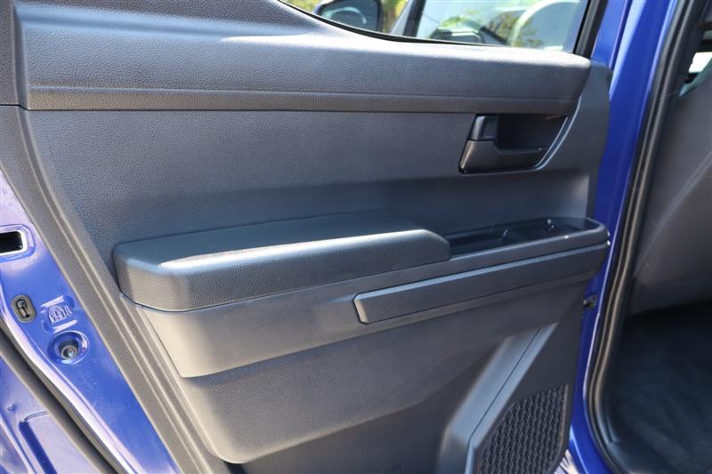 2025 Toyota Tacoma SR5 - Photo 9