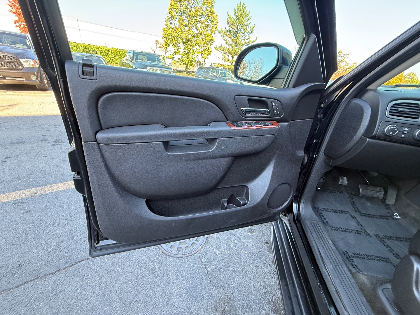 2012 Chevrolet Tahoe LT - Photo 18