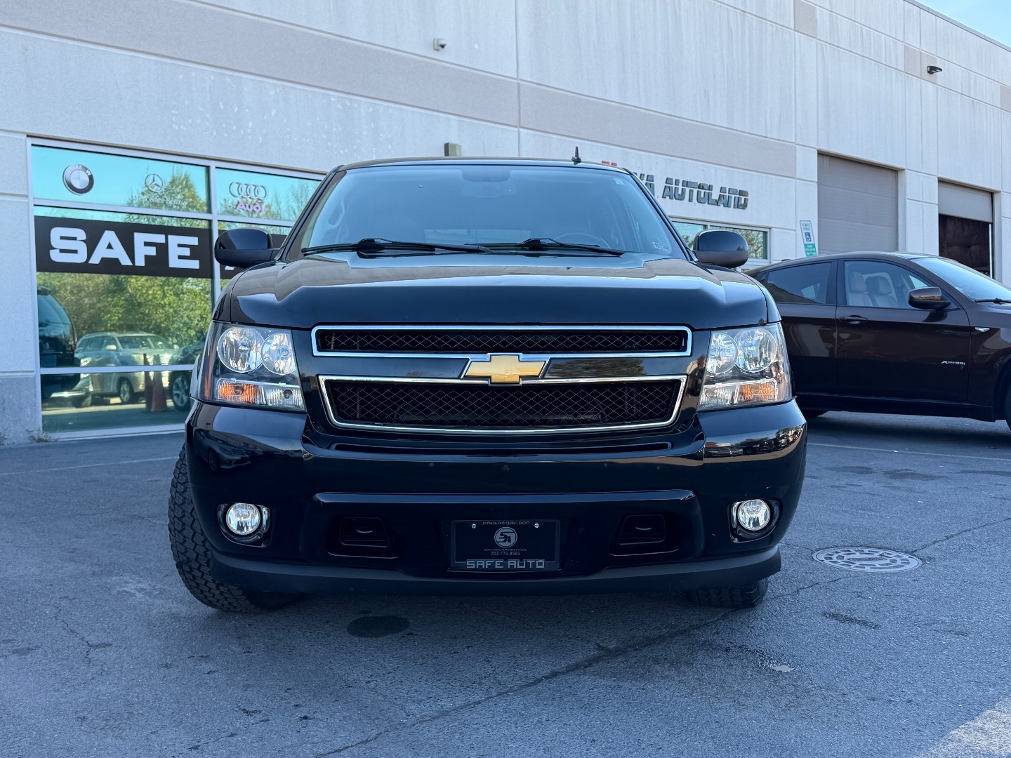 2012 Chevrolet Tahoe LT - Photo 2