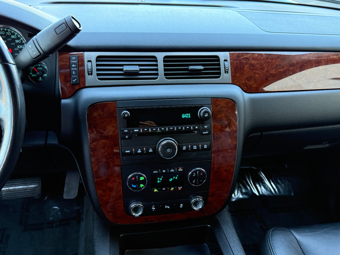 2012 Chevrolet Tahoe LT - Photo 28