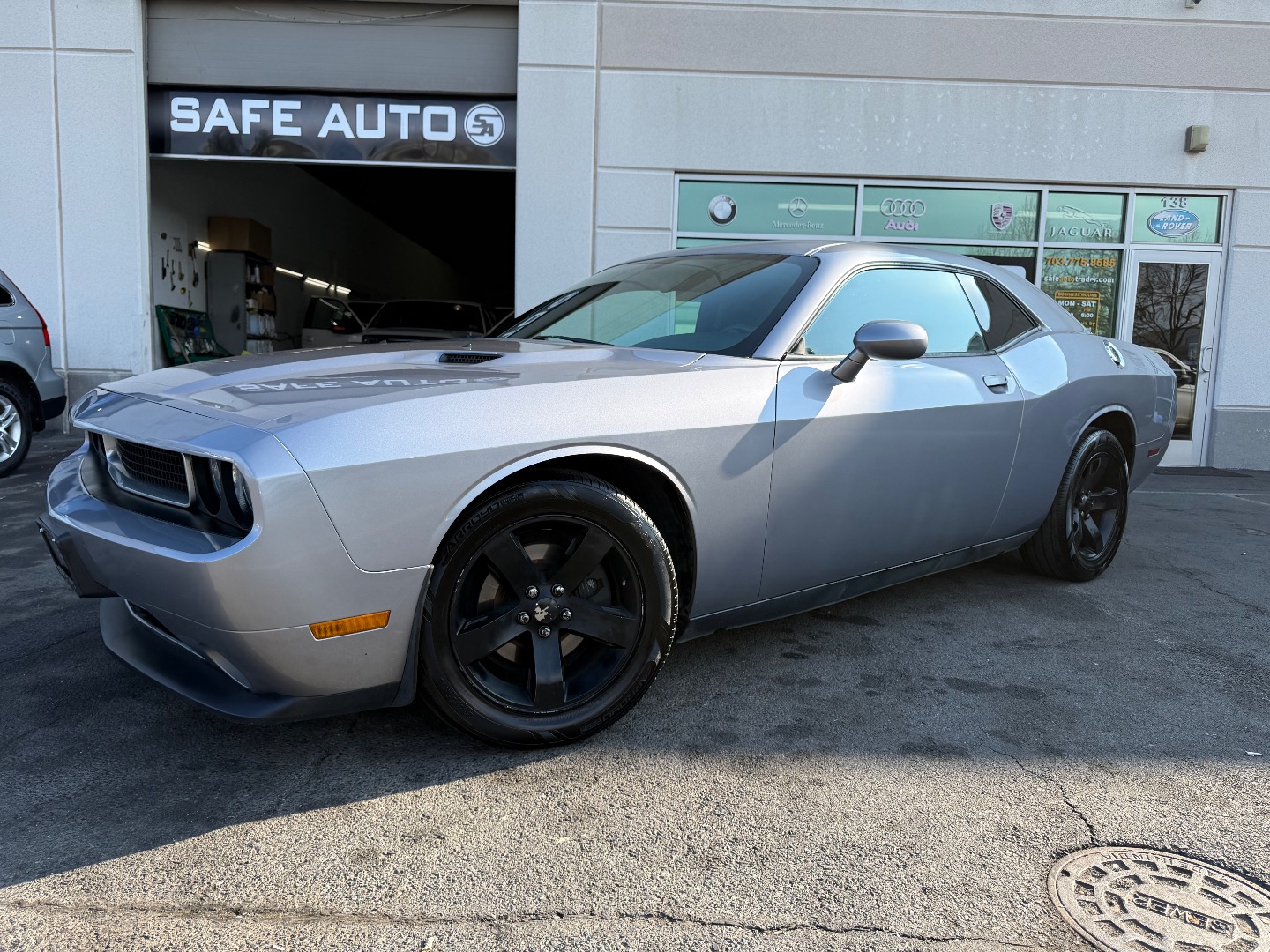 2014 Dodge Challenger SXT's photo