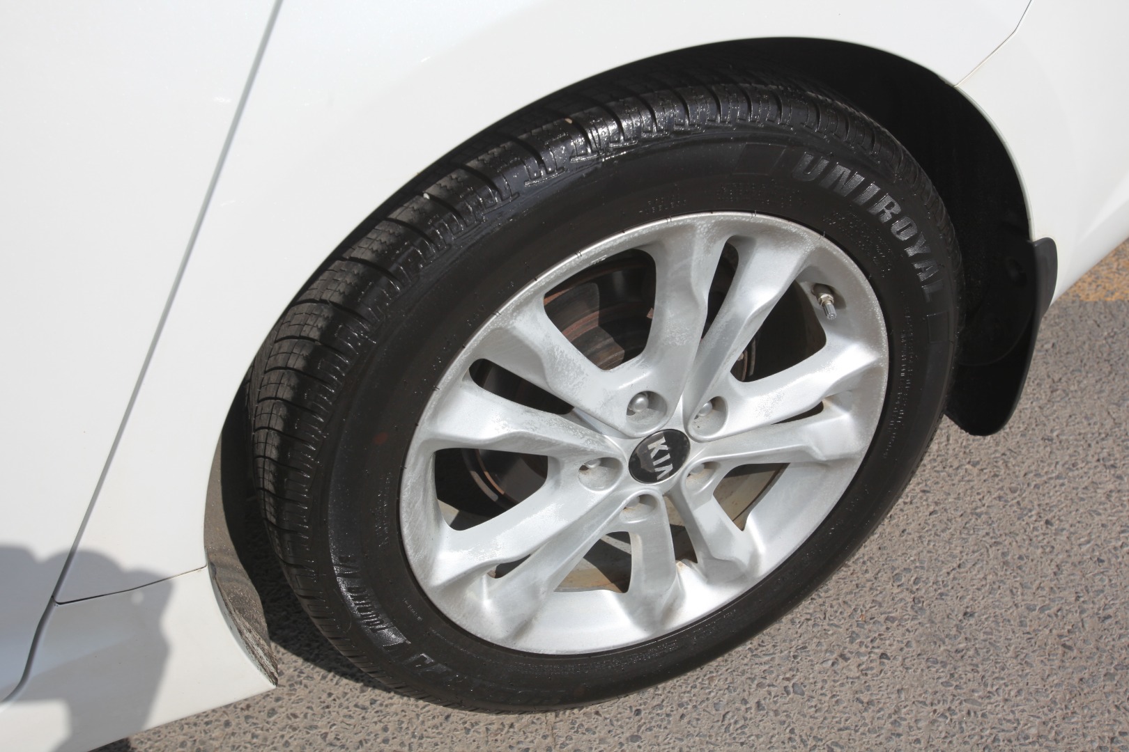 2011 Kia Optima EX - Photo 11