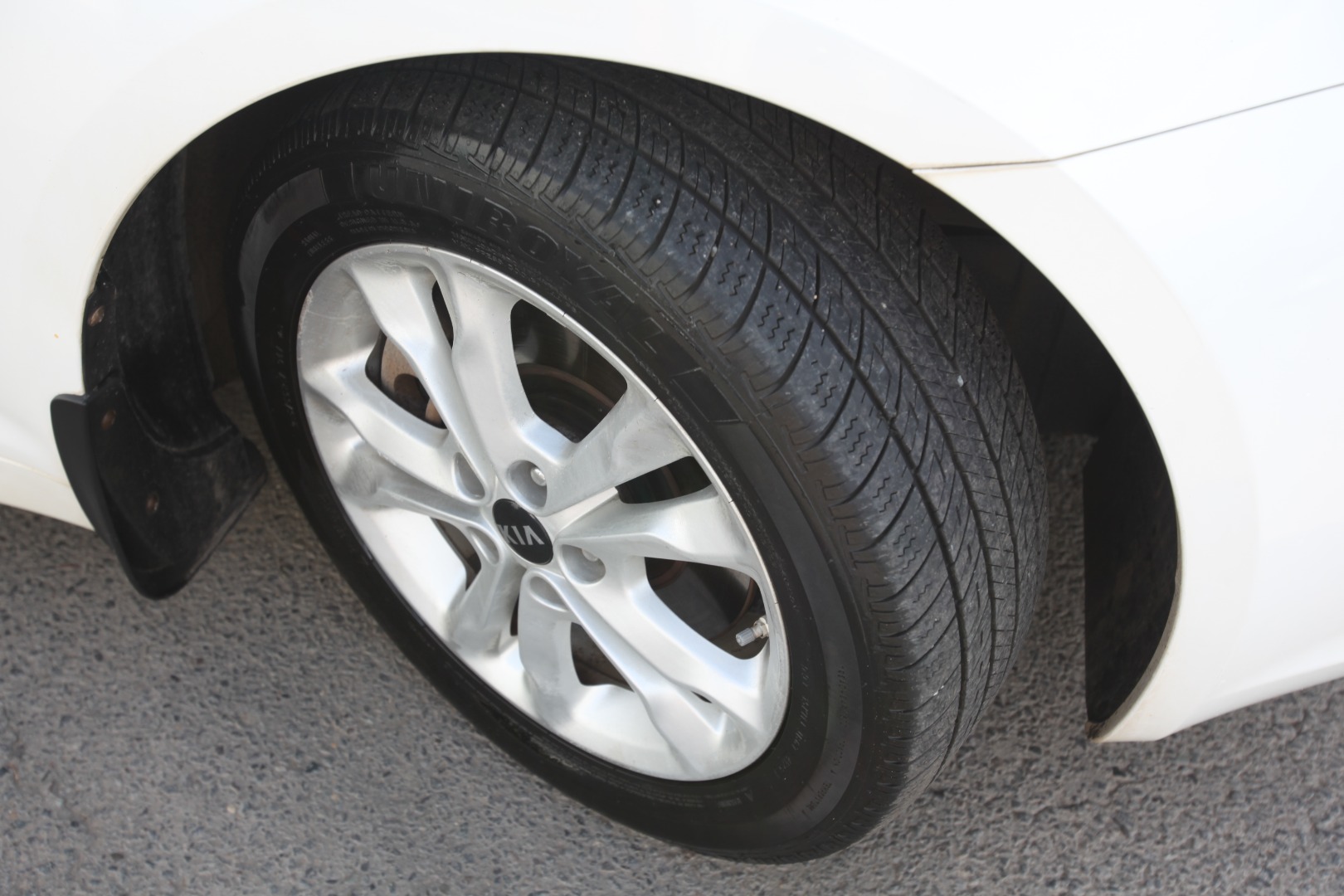 2011 Kia Optima EX - Photo 13