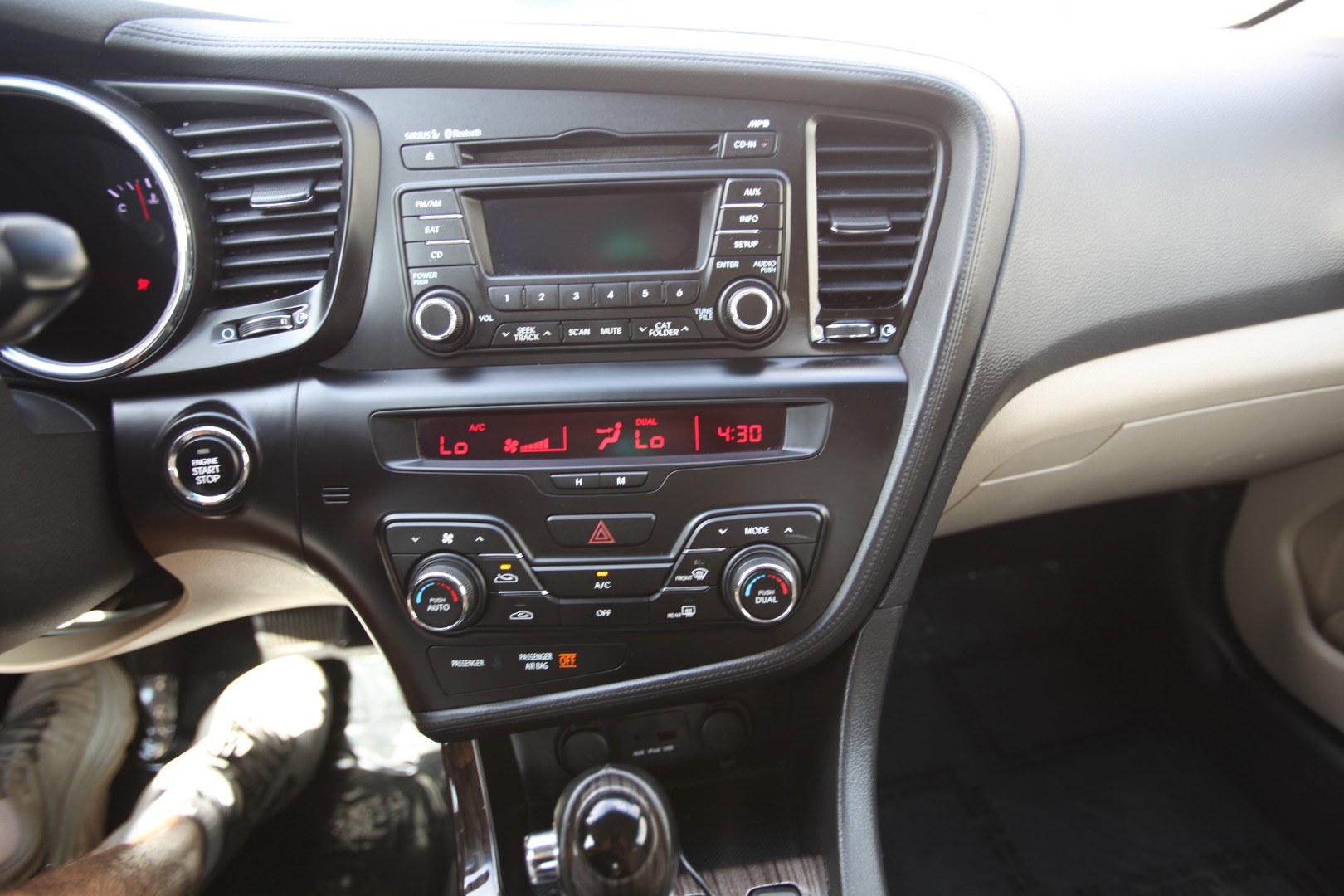 2011 Kia Optima EX - Photo 23