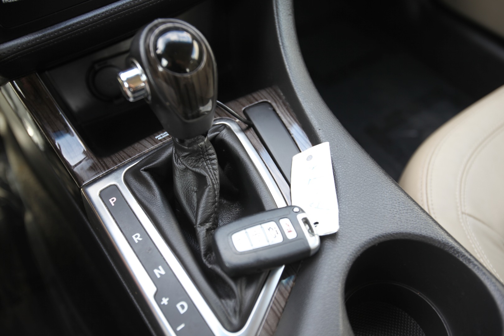 2011 Kia Optima EX - Photo 24