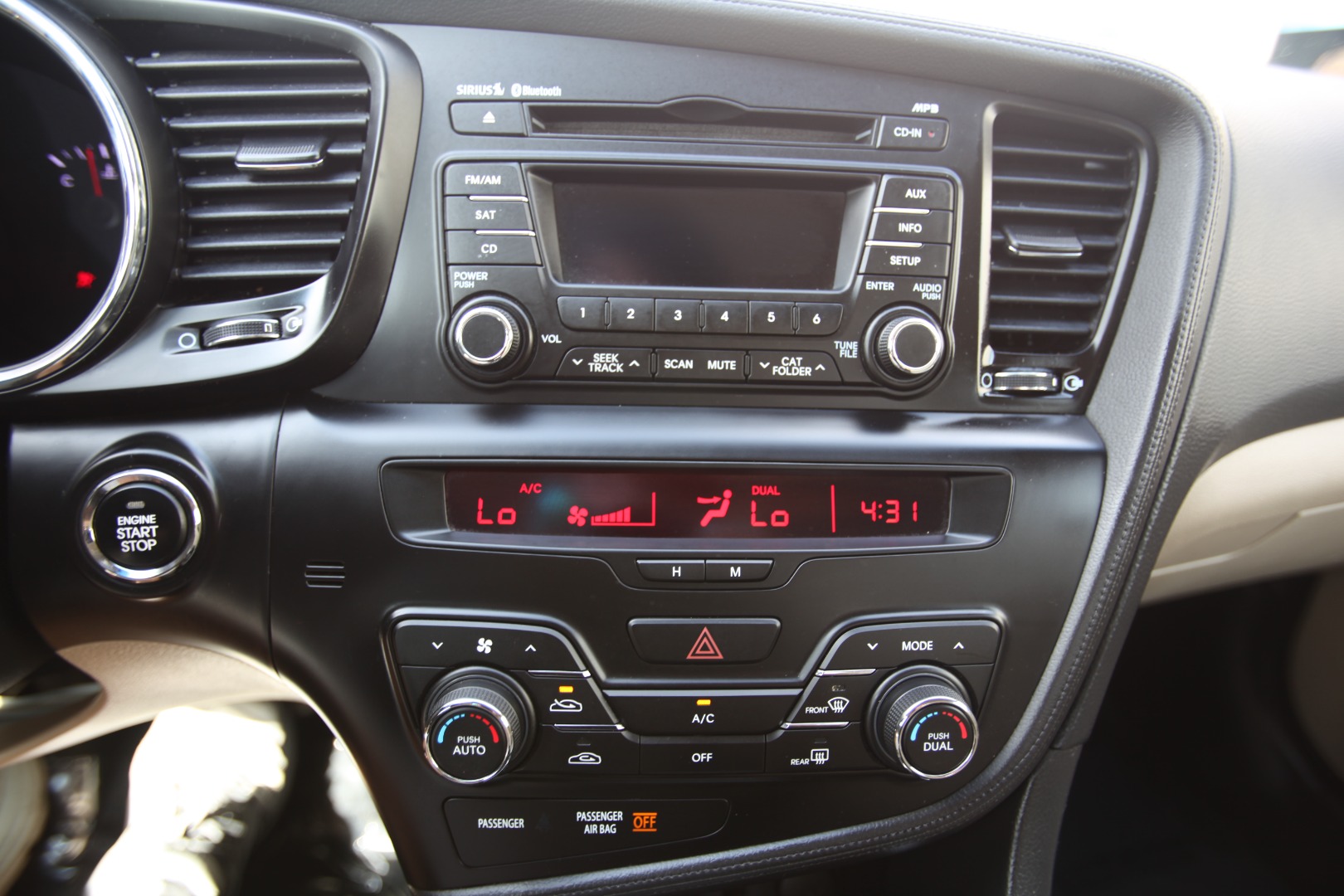 2011 Kia Optima EX - Photo 26
