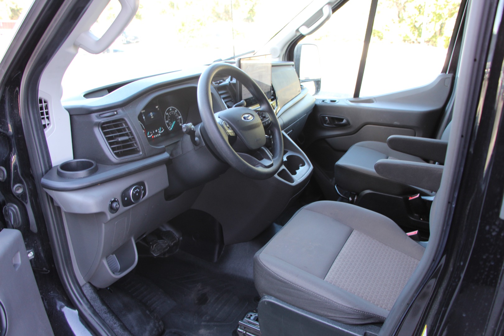2023 Ford Transit Passenger Van XLT - Photo 8